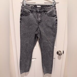EUC AVA & VIV Mid-Rise Skinny Jeans – Washed Charcoal Gray